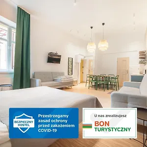 https://dizzy-daisy-apartment-kurniki.krakowhotelspoland.com
